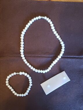 Classic Faux White Pearl Necklace, Bracelet & Stud Earring Set